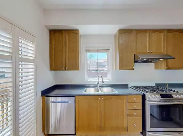 Brampton, ON L6X 0S6,59 Commodore DR