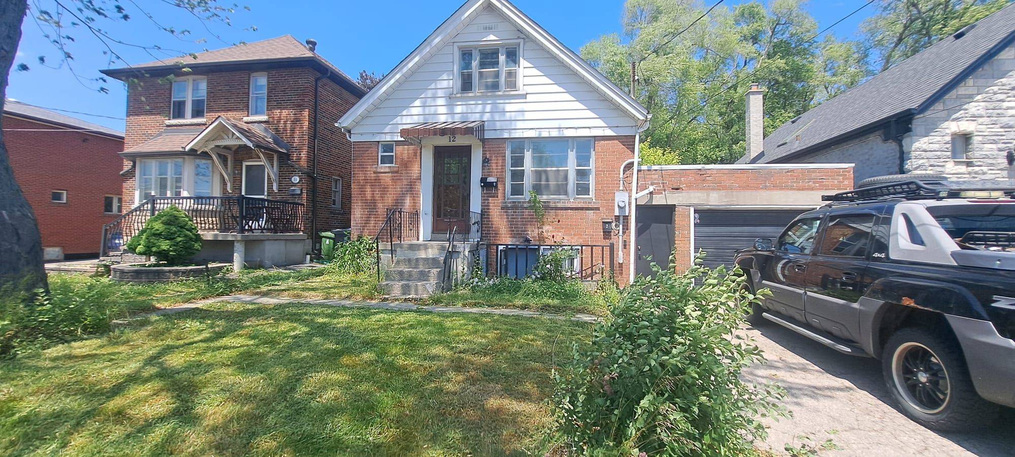12 Ranee AVE, Toronto C04, ON M6A 1M6