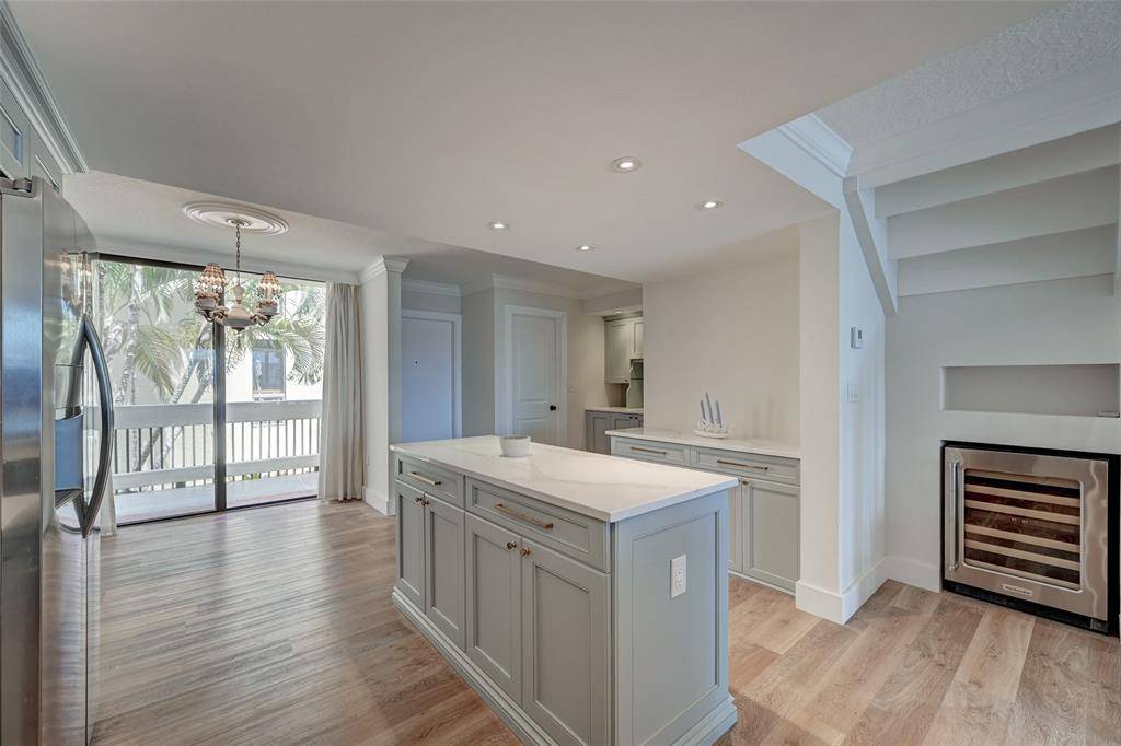 Pompano Beach, FL 33060,1100 SE 5th Ct #12