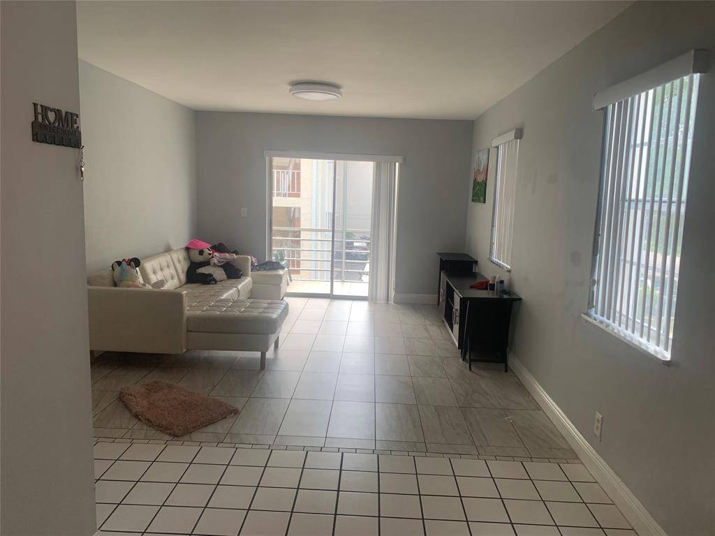 [StreetName, UnitNumber, StreetNumber, StreetDirPrefix], Coral Springs, FL 33065