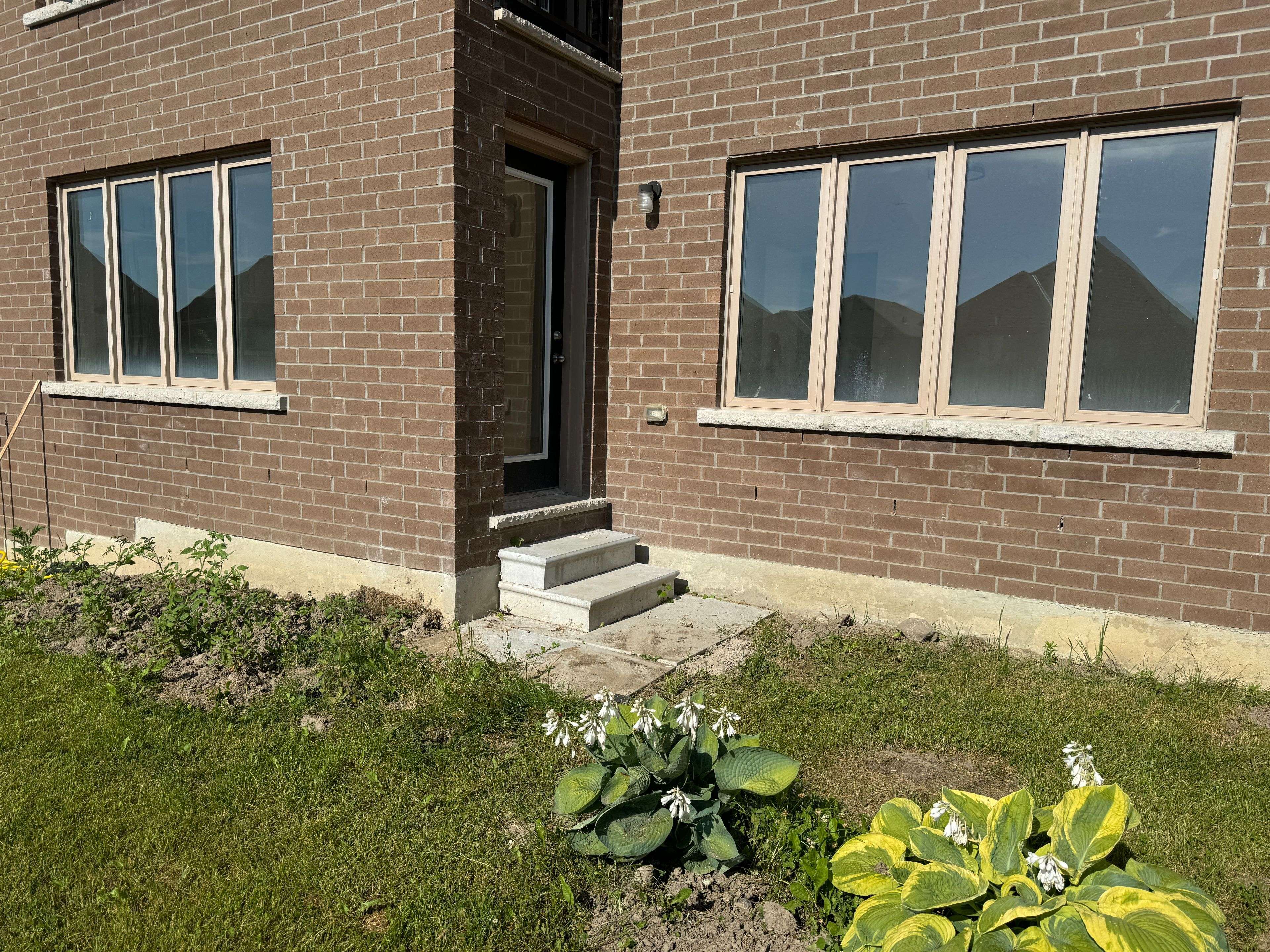 15 Prunella CRES, East Gwillimbury, ON L9N 0S7