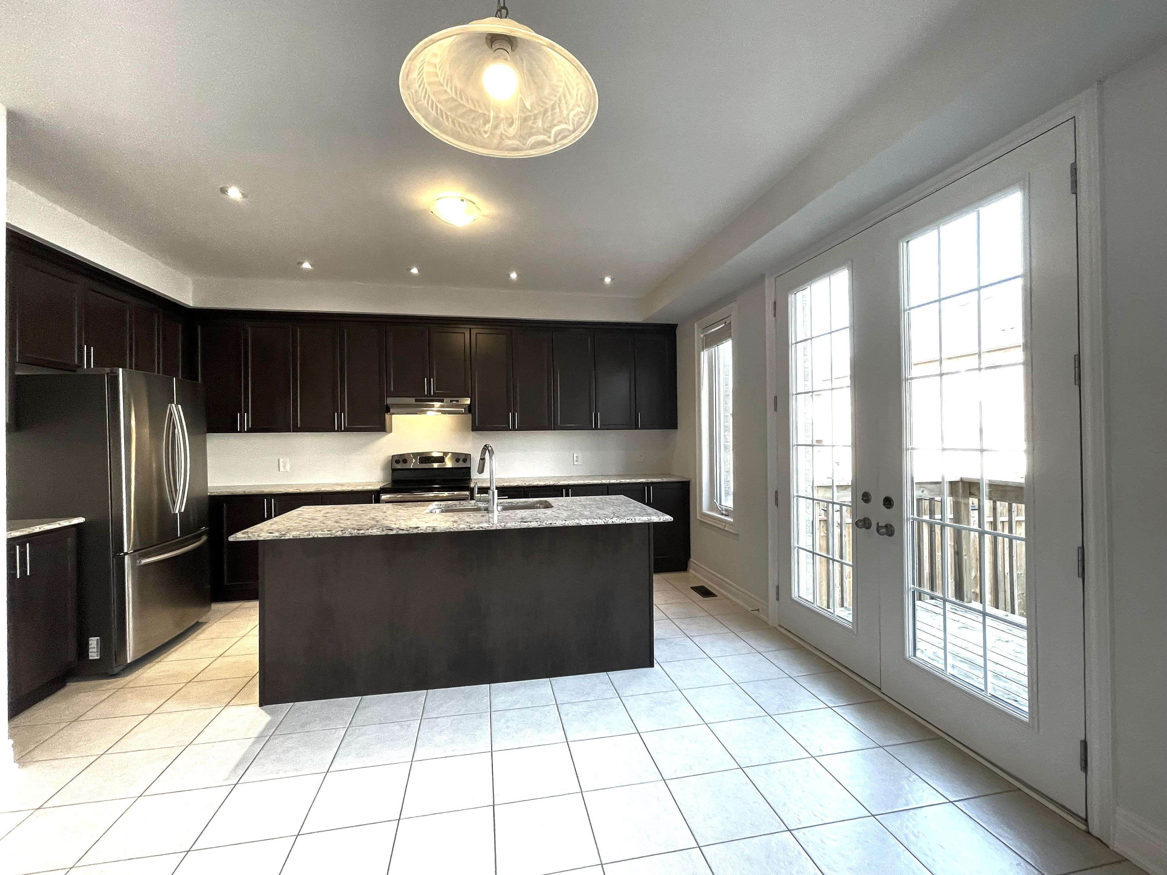 East Gwillimbury, ON L9N 0S1,18 CLIFFORD FAIRBARN DR