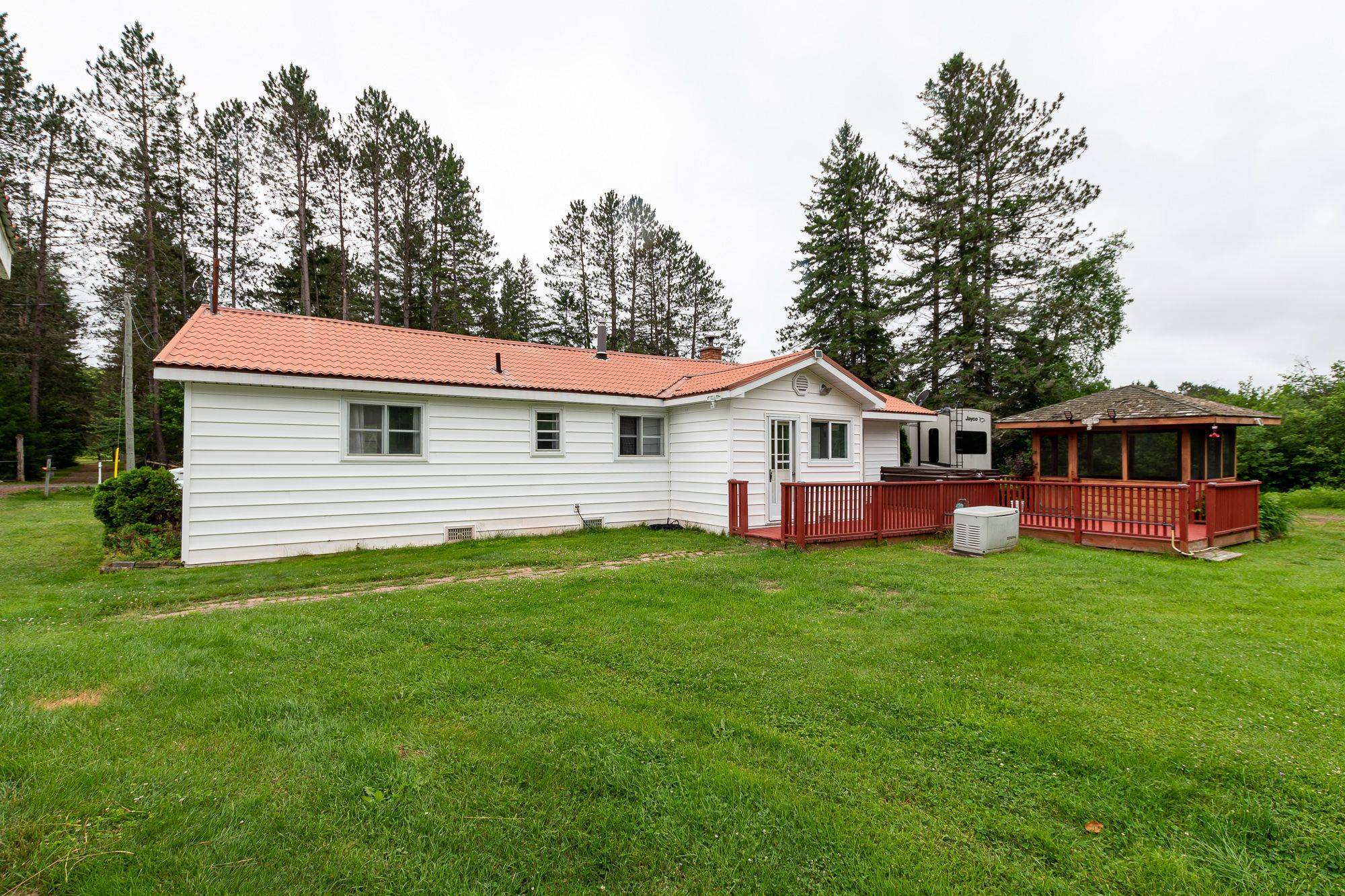 Huntsville, ON P1H 2J2,4242 Ravenscliffe RD