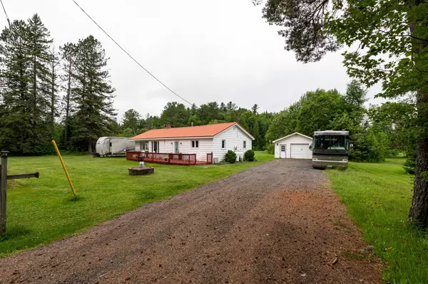 4242 Ravenscliffe RD, Huntsville, ON P1H 2J2