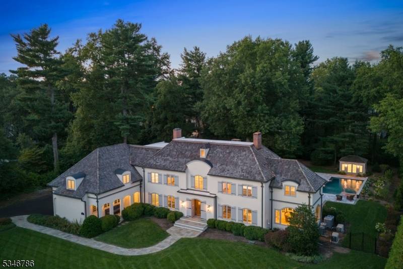Chatham Twp., NJ 07928,15 Linden Ln