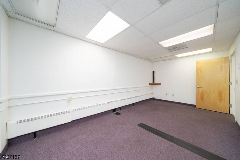 East Orange City, NJ 07018,37 Evergreen Pl