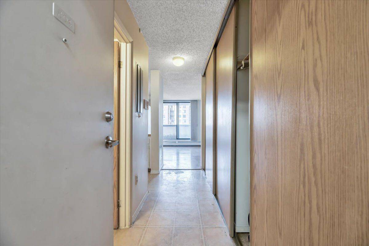 Calgary, AB T2G5A9,116 3 AVE SE #304