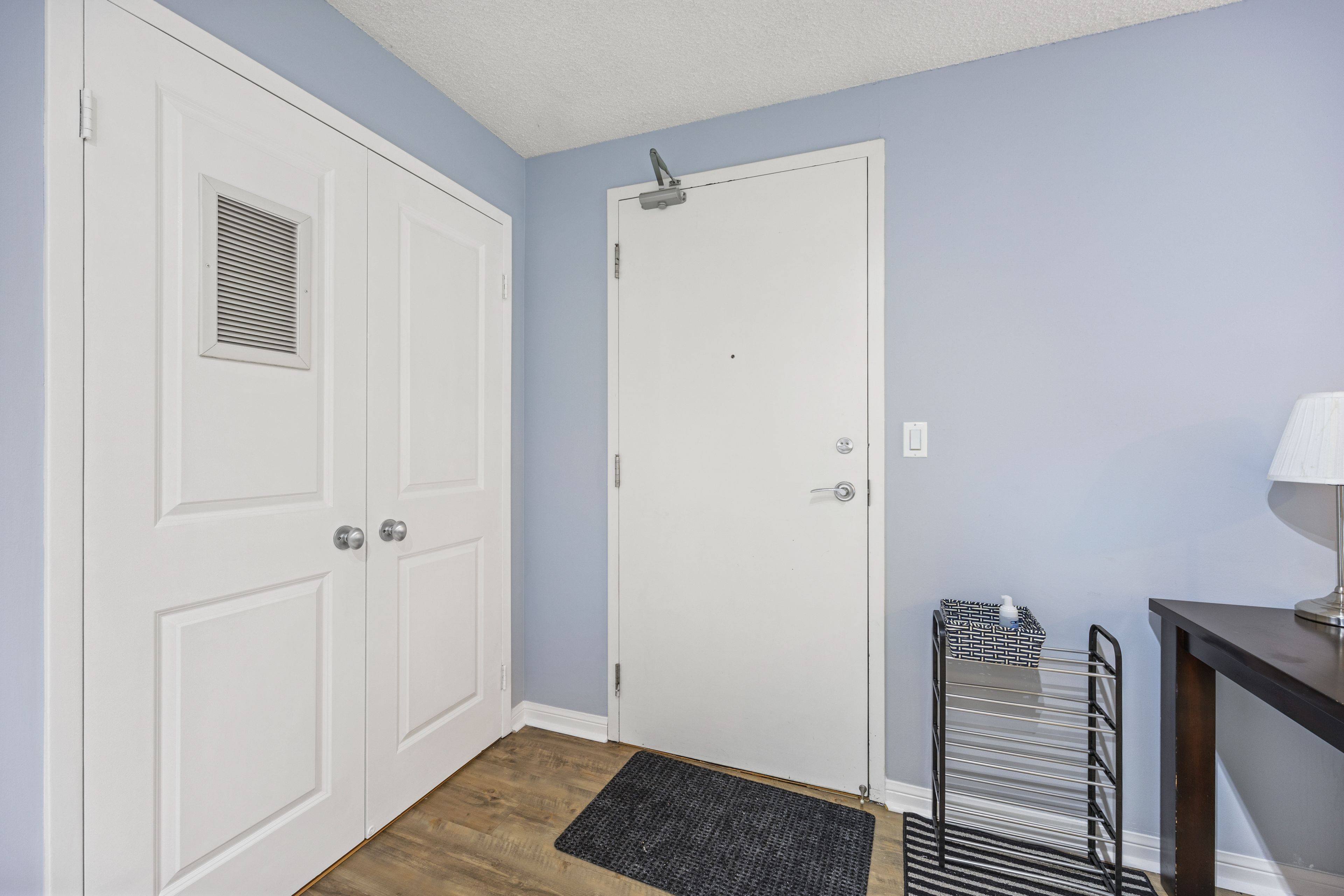 Toronto C01, ON M4Y 3G4,11 St Joseph ST #407
