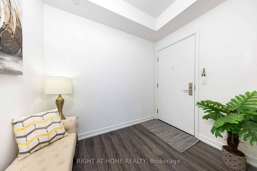 Toronto C01, ON M5G 0C5,20 Edward ST #1303
