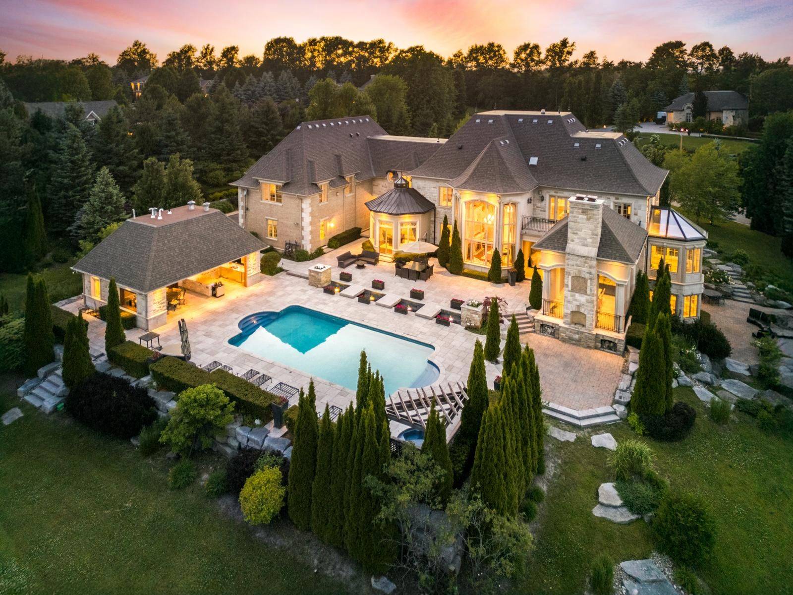 King, ON L7B 1L8,86 Eden Vale DR