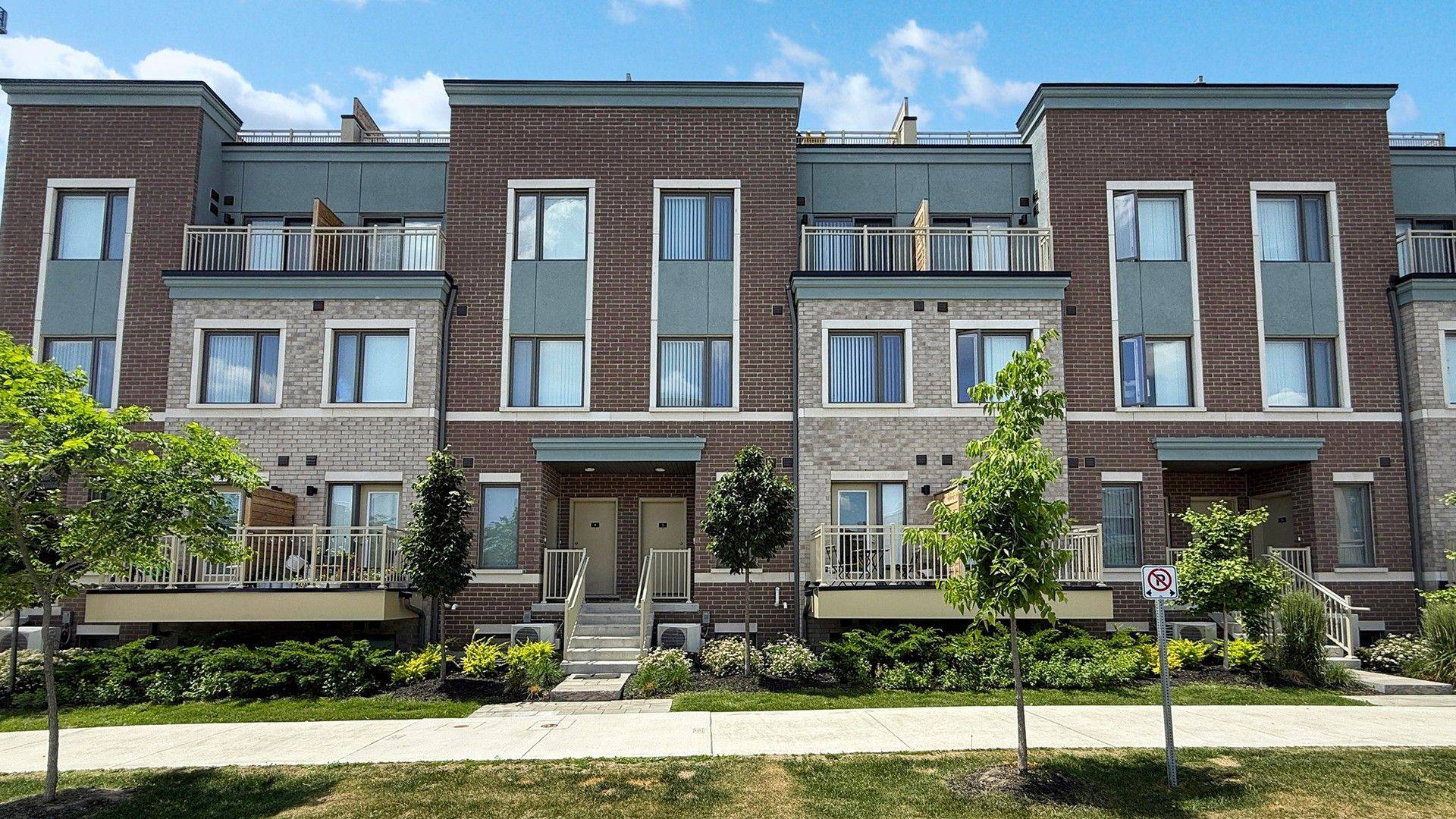 260 Twelfth ST #5, Toronto W06, ON M8V 0J6