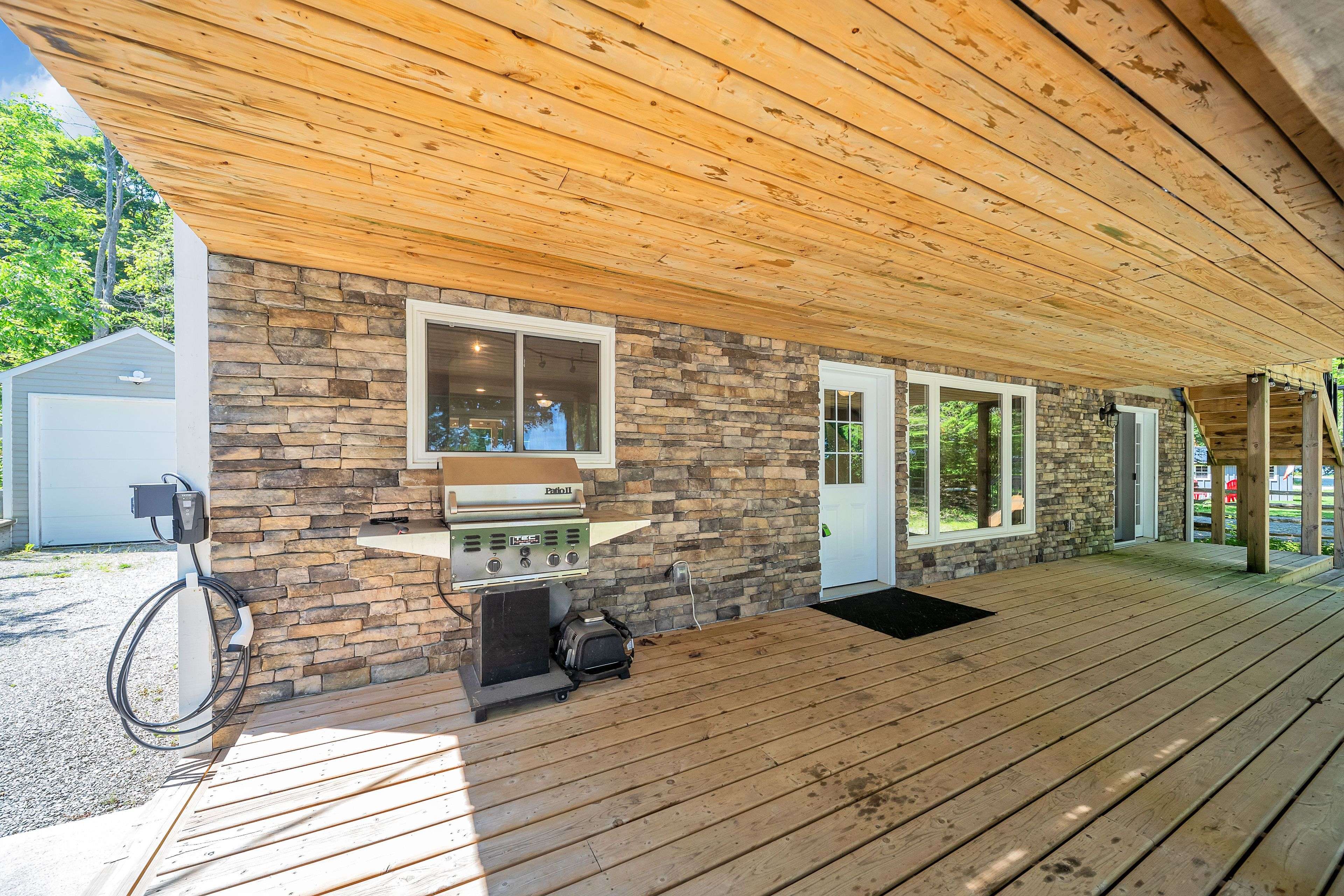 Georgian Bluffs, ON N0H 1S0,339672 Presquile RD