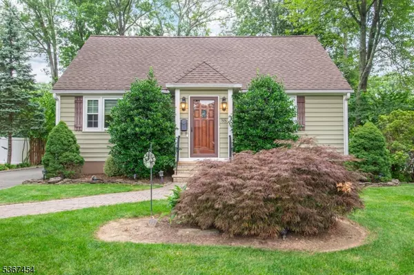 88 Overlook Ave, East Hanover Twp., NJ 07936