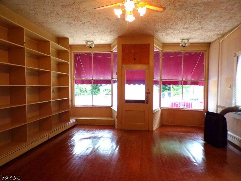 Belvidere Twp., NJ 07823,190 Market St