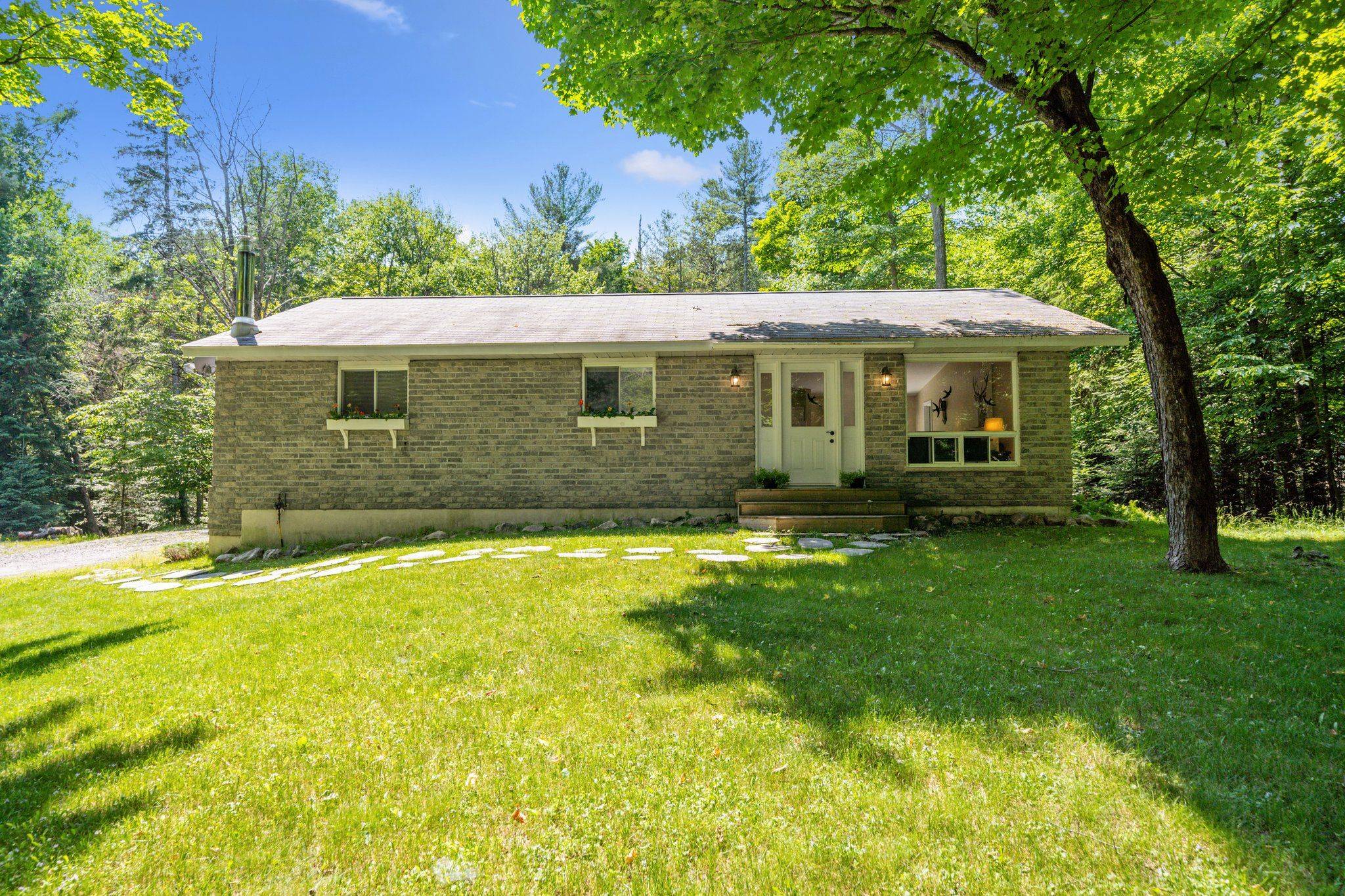 Huntsville, ON P1H 2N5,504 South Waseosa Lake RD