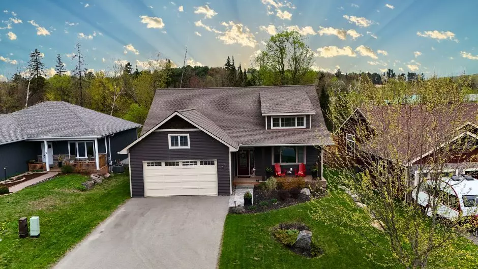 Huntsville, ON P1H 0B7,10 Woodstream DR