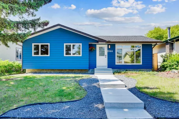 1344 Lake Michigan CRES Southeast, Calgary, AB T2J 3G1