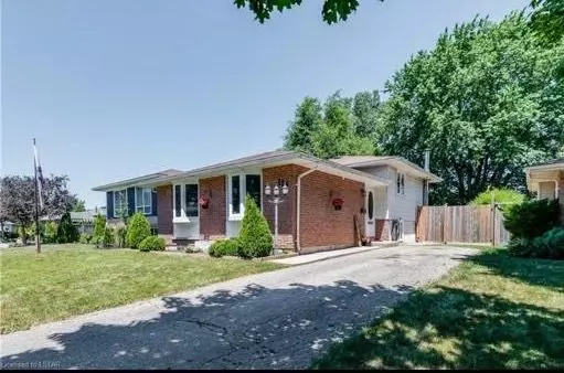 London East, ON N5V 3J4,114 Speight BLVD