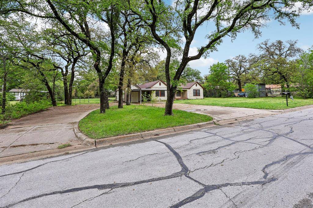 Lake Worth, TX 76135,3304 Chippewa Trail