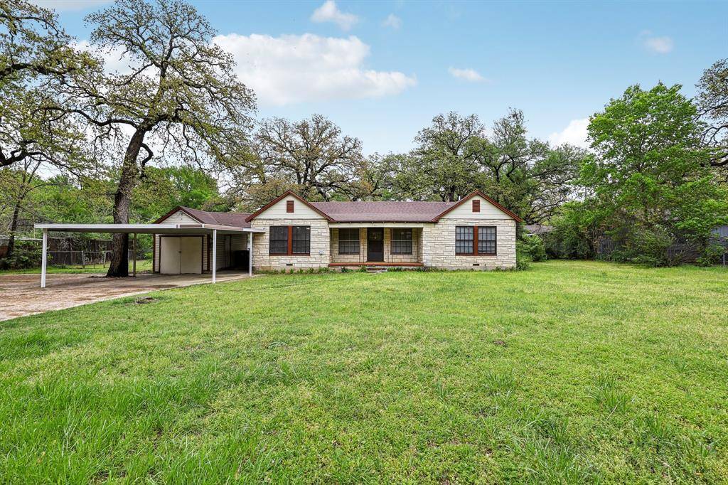 Lake Worth, TX 76135,3304 Chippewa Trail