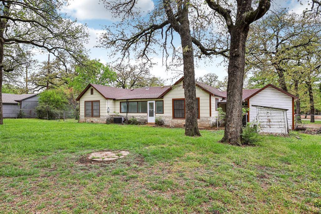 Lake Worth, TX 76135,3304 Chippewa Trail