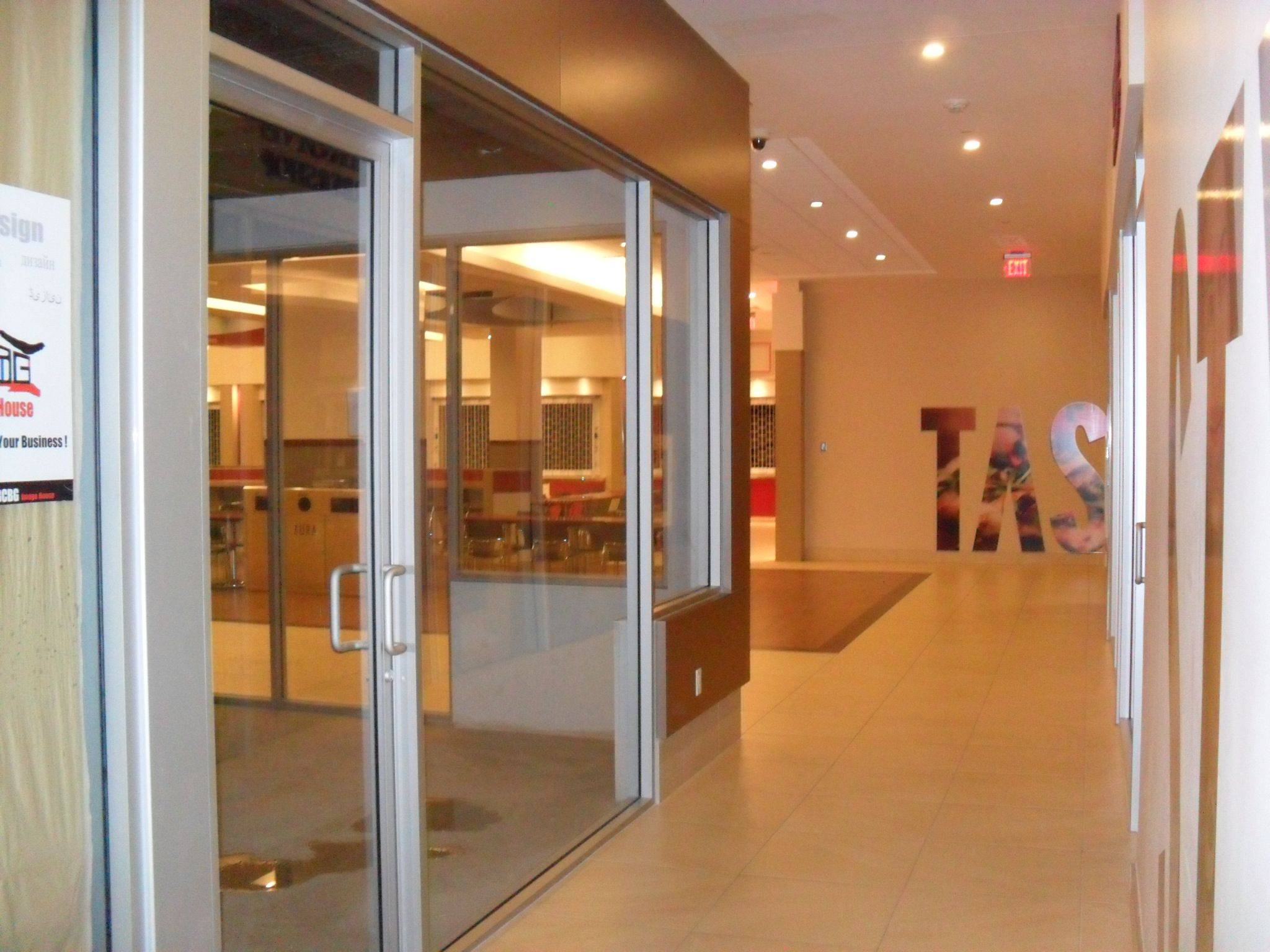 Toronto C01, ON M5G 2K2,384 Yonge ST #32