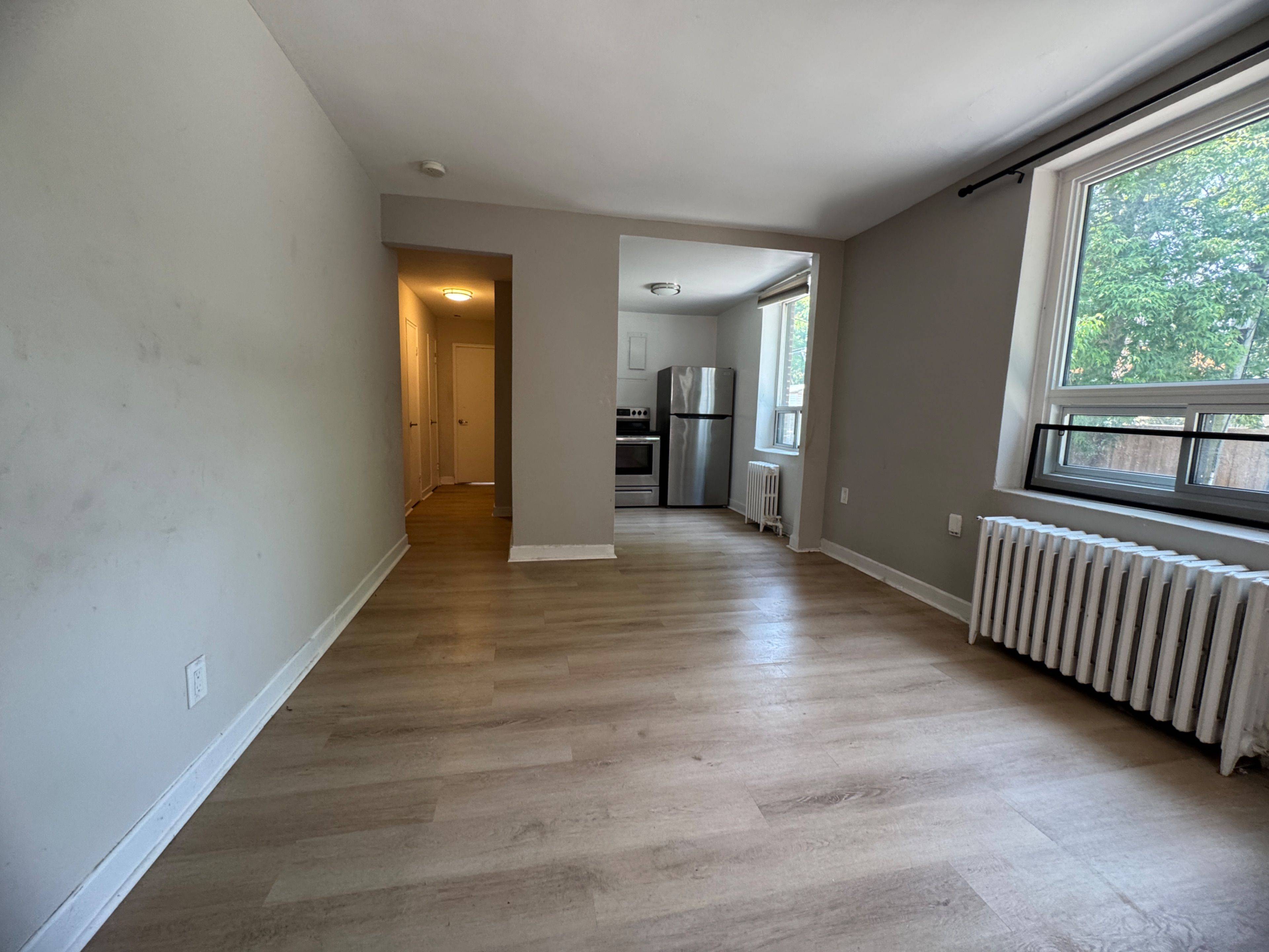 Toronto E03, ON M4K 2R1,852 Broadview AVE #104