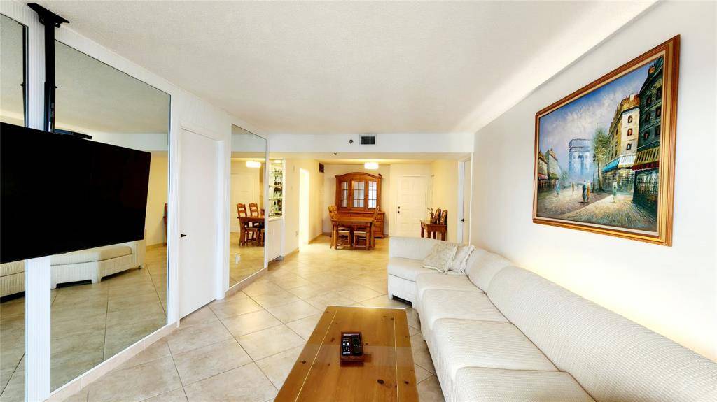 Hollywood, FL 33019,1201 S ocean #2007N