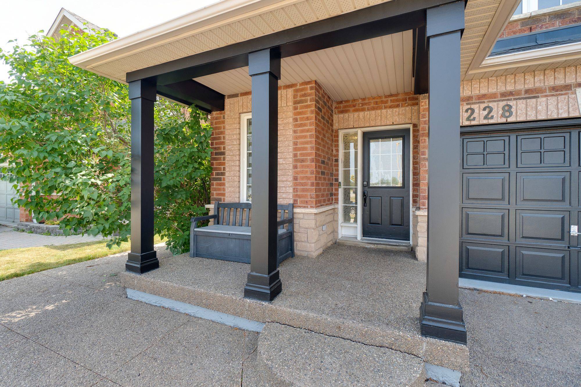 Burlington, ON L7L 7K4,2228 Sutton DR