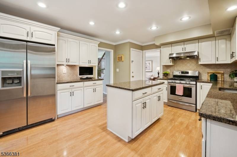 Livingston Twp., NJ 07039,1 Hillary Ct