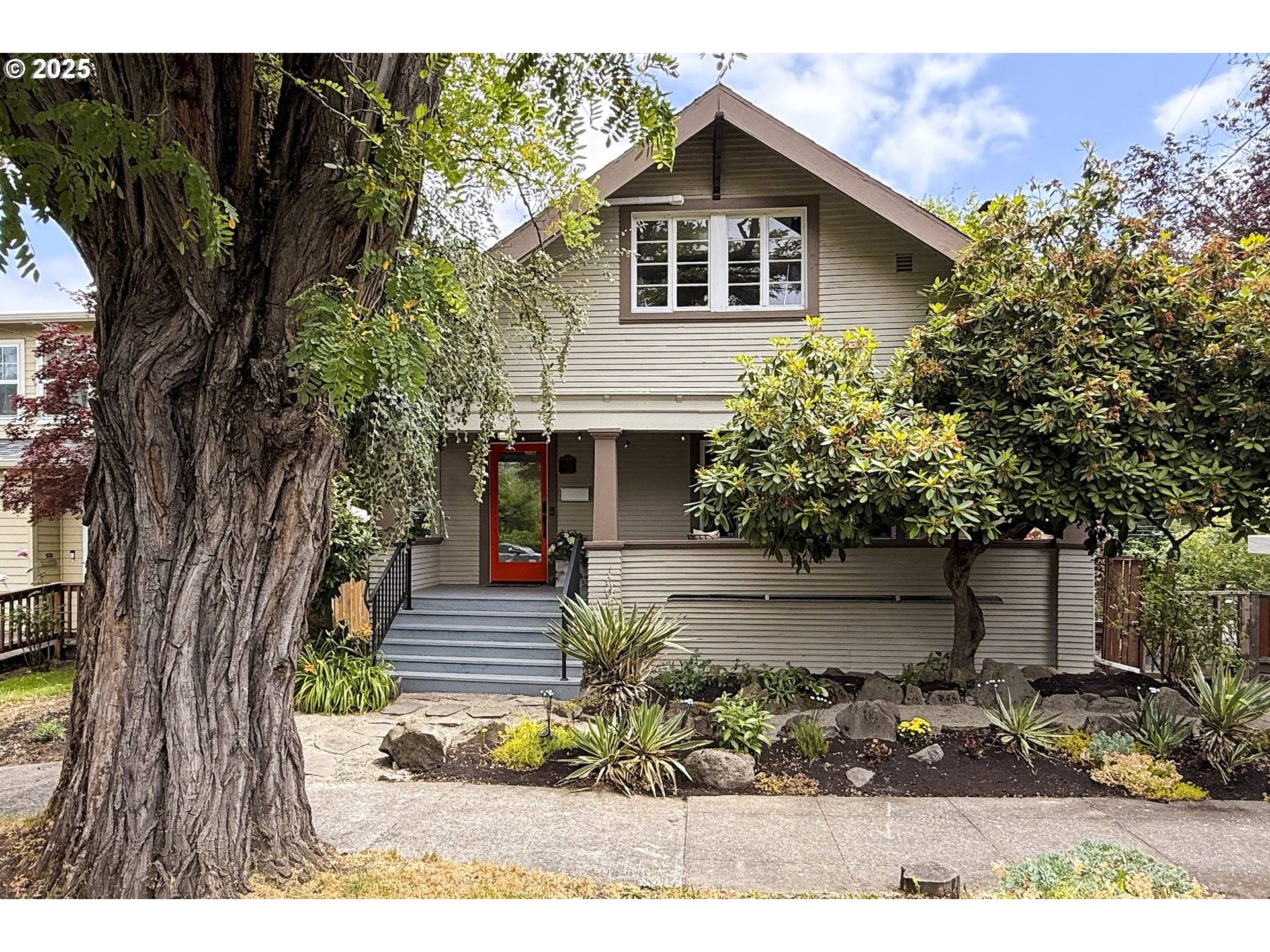 3786 SE 8TH AVE, Portland, OR 97202
