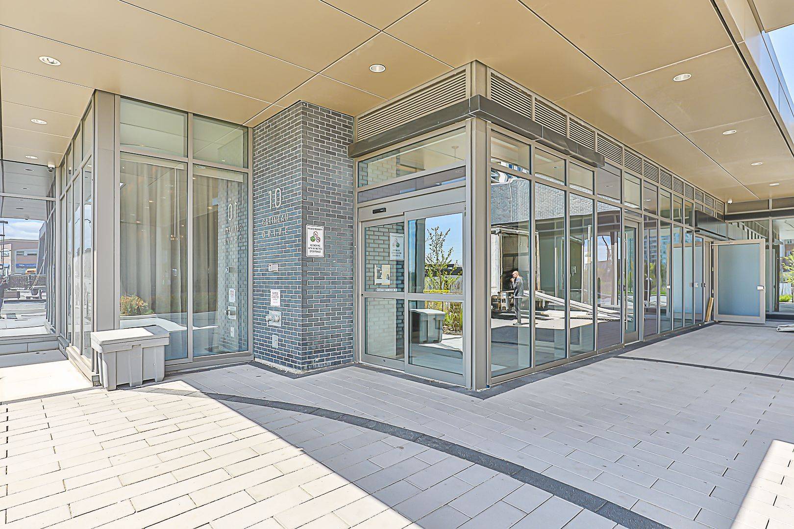 Vaughan, ON L4J 0L2,10 Gatineau DR #210