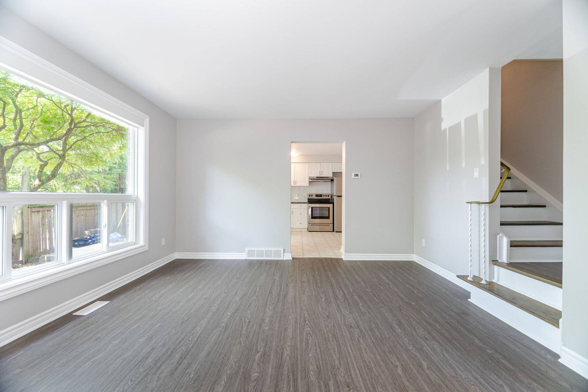 Burlington, ON L7T 3X7,674 Francis RD