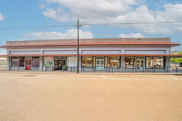 Winnsboro, TX 75494,114 E Elm