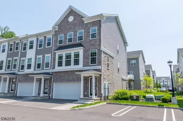 Morris Plains Boro, NJ 07950,9 Mccluskey Pl