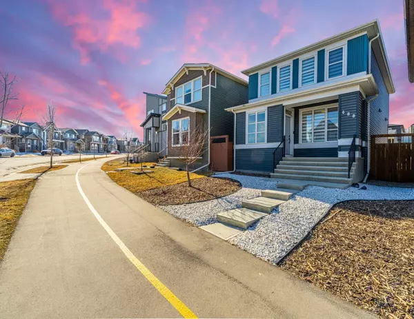 688 Livingston WAY NE, Calgary, AB T3P 1N8