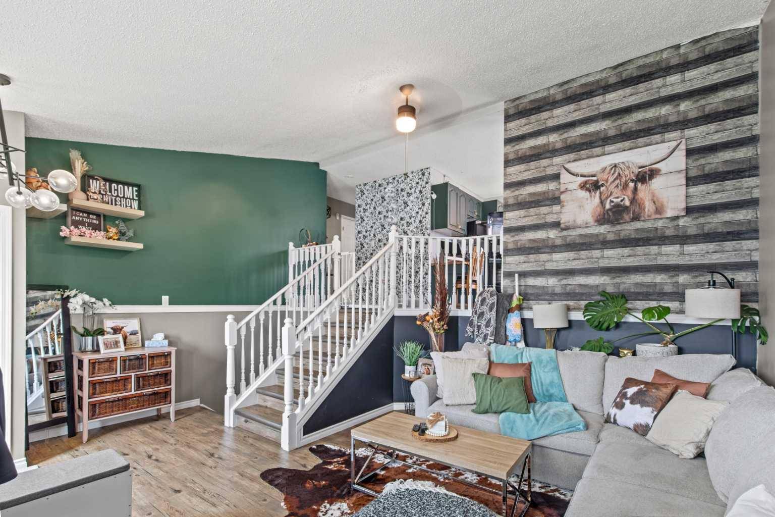 Grande Prairie, AB T8X1H3,9038 103 AVE