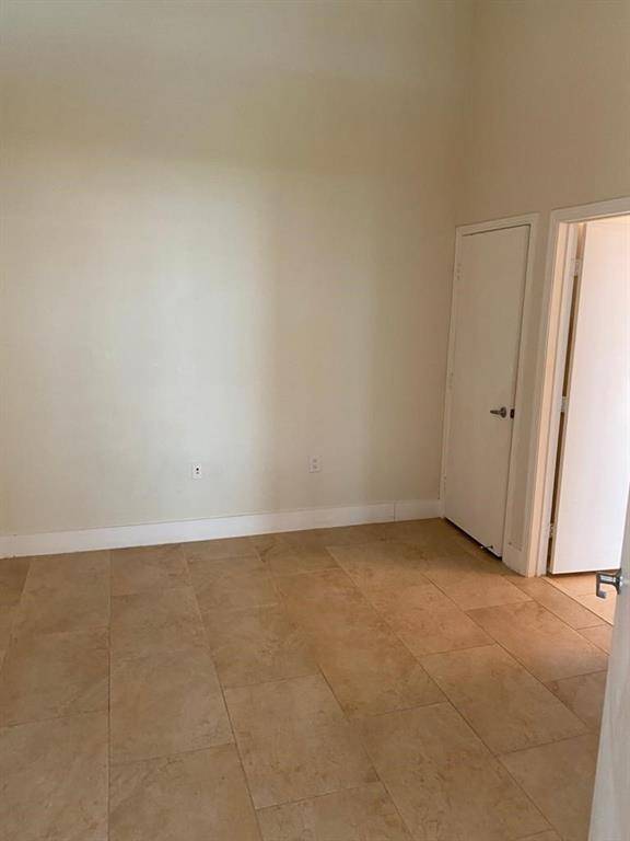 Miami, FL 33156,[StreetName,UnitNumber,StreetNumber,StreetDirPrefix]