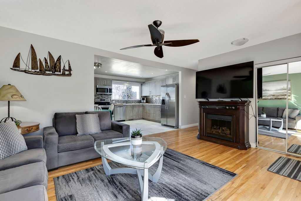 Calgary, AB T2H 1N4,356 84 AVE Southeast