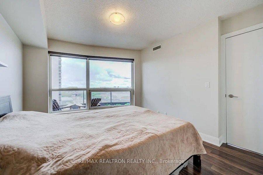 Toronto E07, ON M1S 0G4,135 Village Green SQ #824