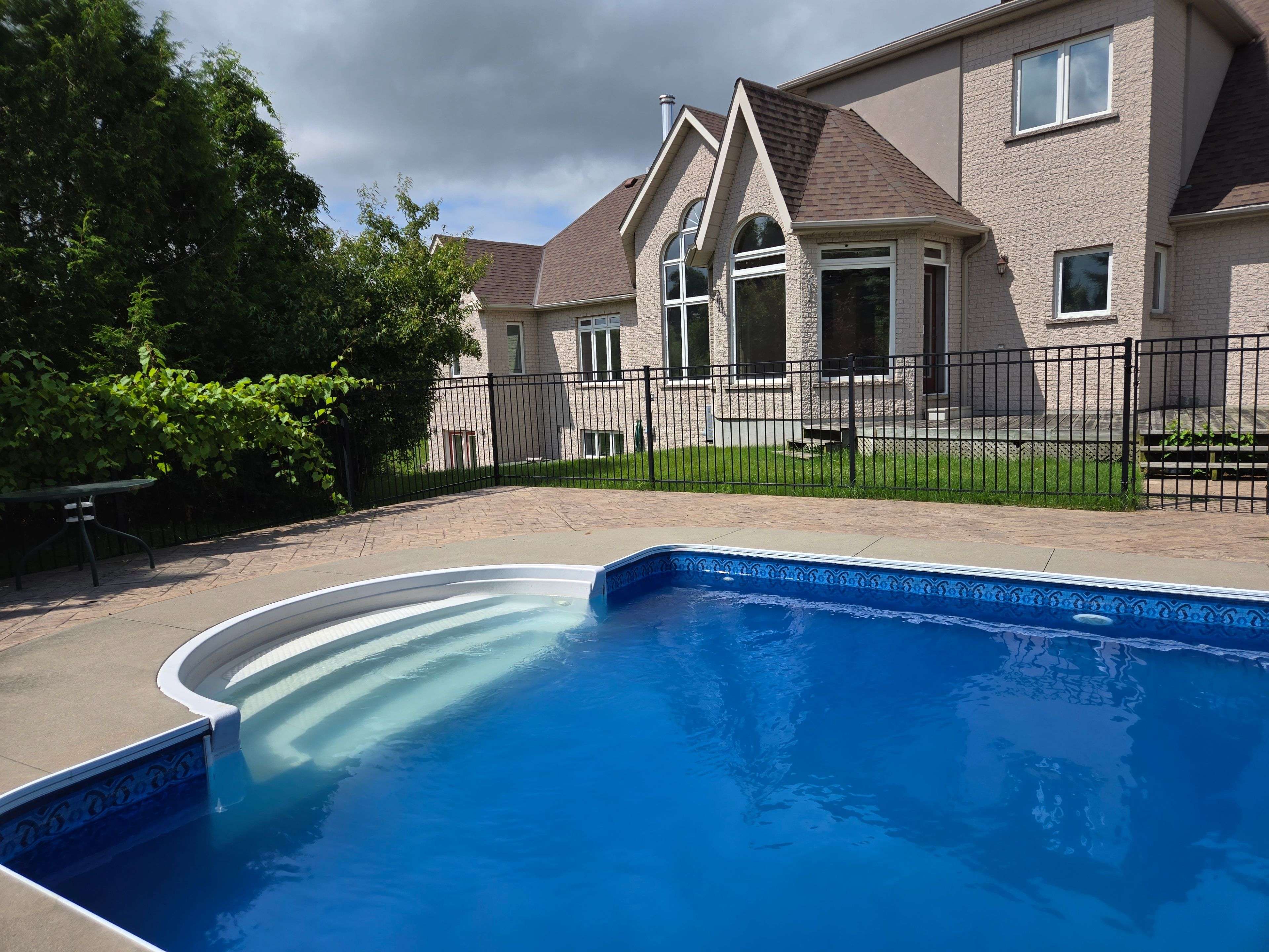 7 Deer Run CRES, Halton Hills, ON L7J 2L7