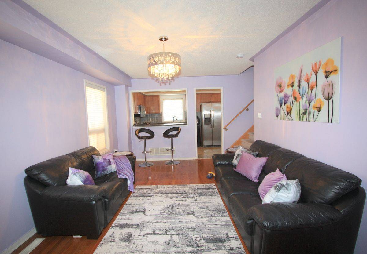Burlington, ON L7L 7N8,5868 Blue Spruce AVE