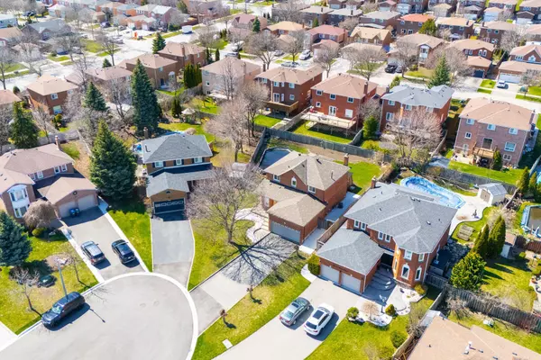 Brampton, ON L6X 3W5,20 St Mark PL