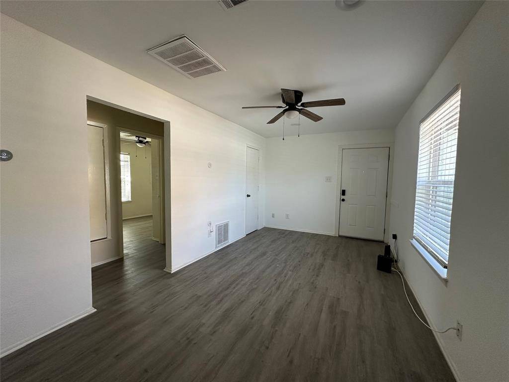 Fort Worth, TX 76115,809 W Broadus Avenue