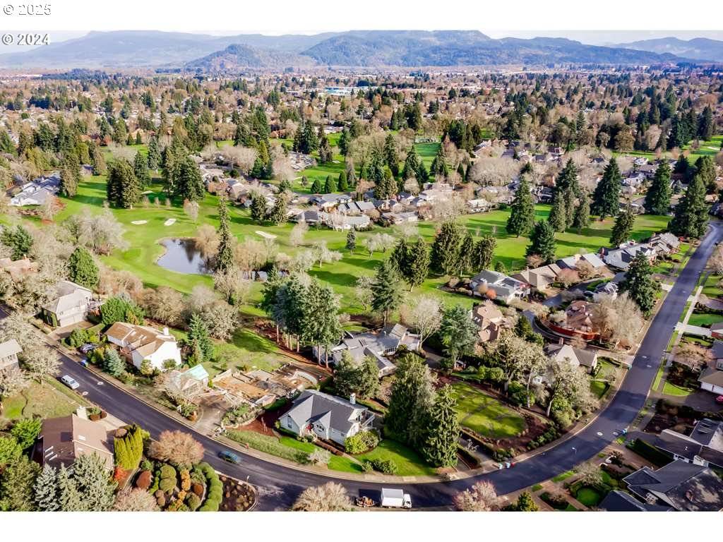 Eugene, OR 97401,516 SPYGLASS DR