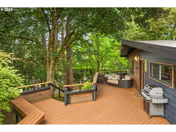 Portland, OR 97221,5220 SW SHATTUCK RD