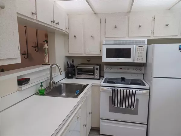 Pompano Beach, FL 33062,1391 S Ocean Blvd #105