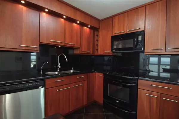 Pompano Beach, FL 33062,531 N Ocean Blvd #1911