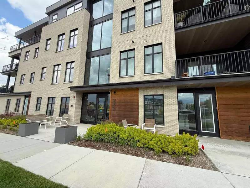 235 Lebel CRES Northwest #202, Calgary, AB T3B6L5