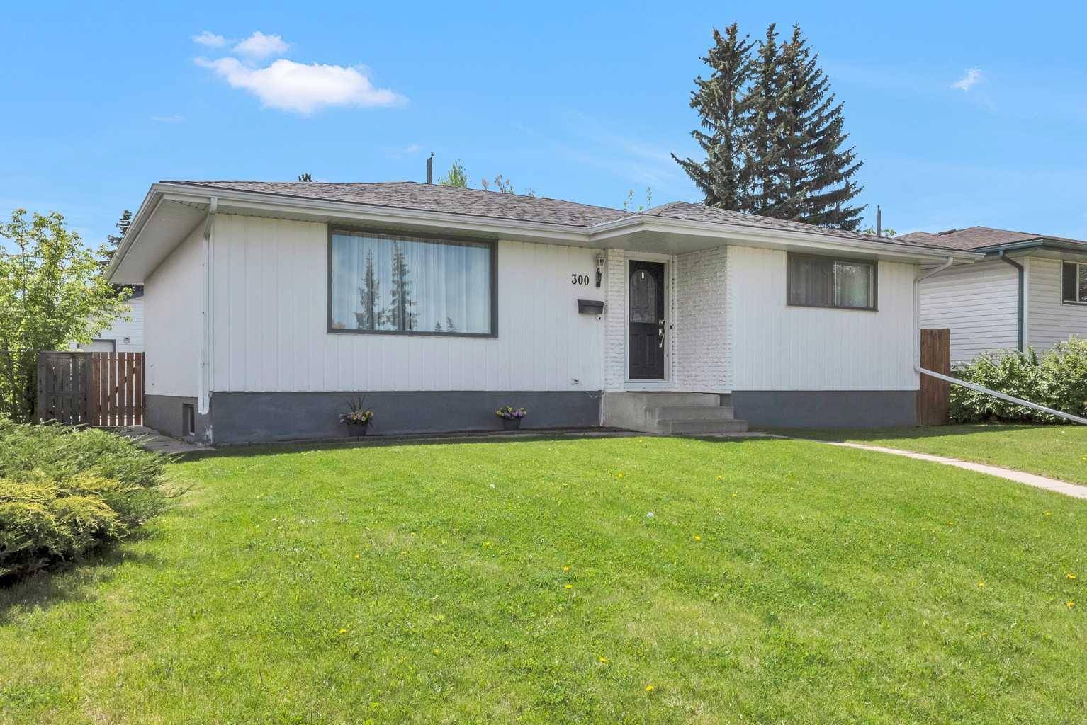 300 Sackville DR Southwest, Calgary, AB T2W 0W9